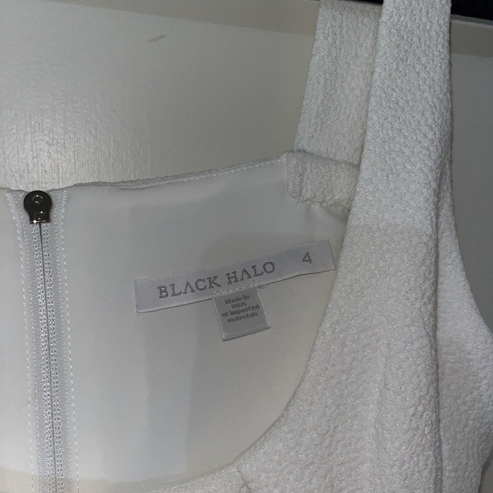 Black Halo White Textured Crop Top - Picture 2 of 5